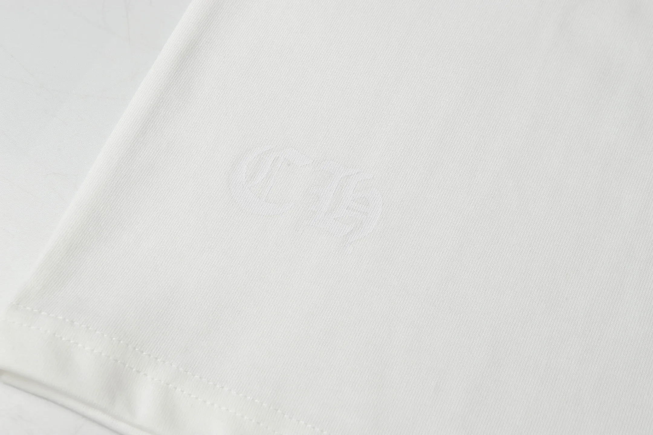 🅿️170 Chrome hearte/Chrome heart ch 25ss Miami limited Sanskrit printed T-shirt short sleeves. A must-have item for daily commuting for men and women in light luxury. The correct version is welcome to compare. Detailed features: ·280 grams of 100% cotton double yarn jersey fabric. ·Special thickened 32 pieces of double-strand 1x1 thread in the same vat. ·Double-needle cross-stitch technology. ·Original main mark washed hangtag. COLOUR: Black White SIZE：s m l xl
